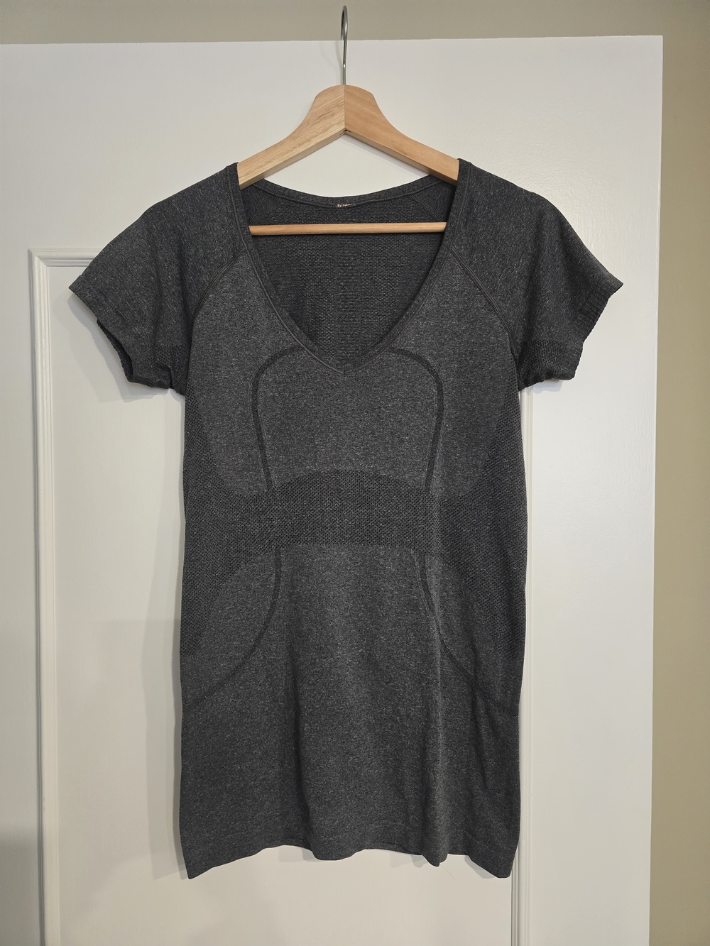 Lululemon Women’s Charcoal Gray V-Neck Shirt